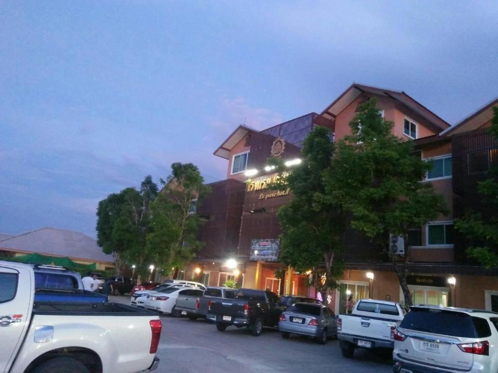 公园酒店 彭世洛 外观 照片